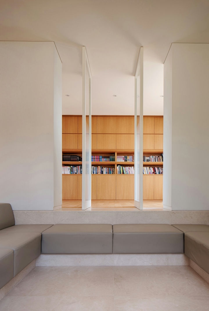 Mobile 메인 이미지 0